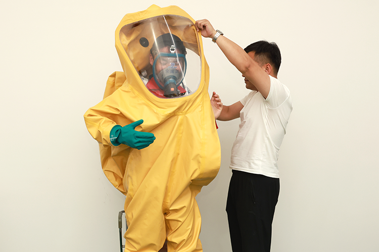 防化服穿錯＝?jīng)]防護？5分鐘掌握！防化服穿戴指南